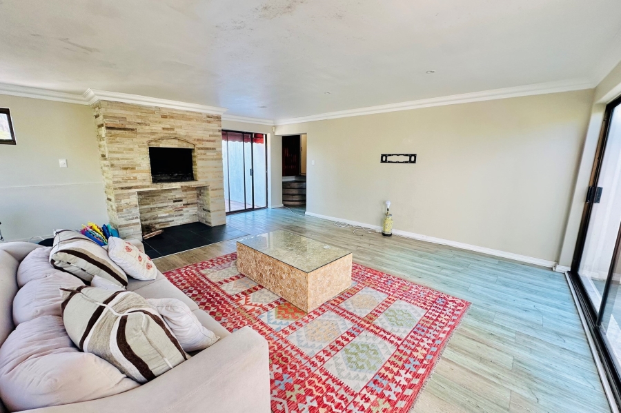 4 Bedroom Property for Sale in Providentia Eastern Cape